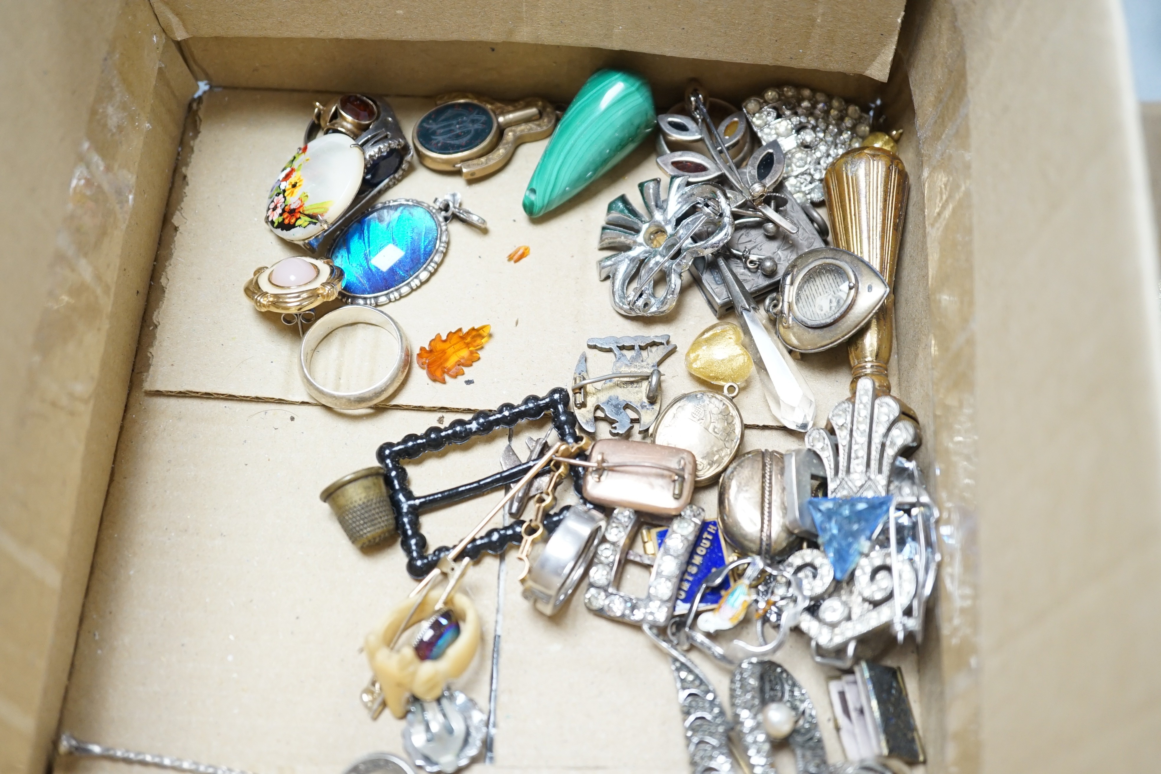 A George V silver and tortoiseshell mounted circular trinket box and a group of assorted jewellery, including costume.